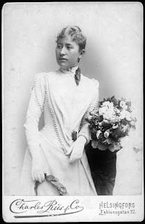 Cely Mechelin Keisarillisen yliopiston  seppeleensitojattarena samana vuonna,  jolloin hän perusti Sokeiden kirjaston